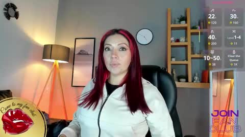 Snapshot of helenaduque_ chatting on October 15, 2025, 10:59 am Helena online show from October 15, 2025, 10:59 am