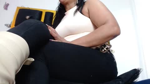 helenahotwet online show from December 6, 2024, 7:34 pm