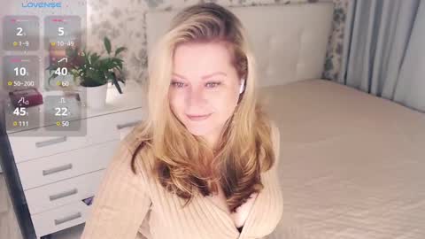 Snapshot of helenbonham chatting on January 23, 2025, 4:30 am Helena Bonham online show from January 23, 2025, 4:30 am