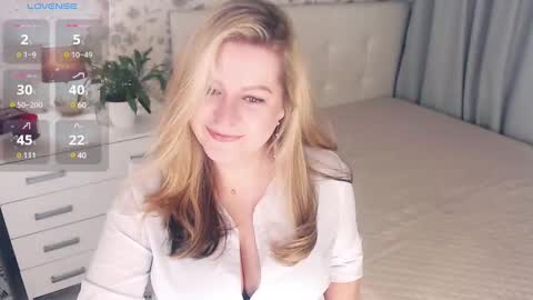 Snapshot of helenbonham chatting on February 14, 2025, 5:51 am Helena Bonham online show from February 14, 2025, 5:51 am