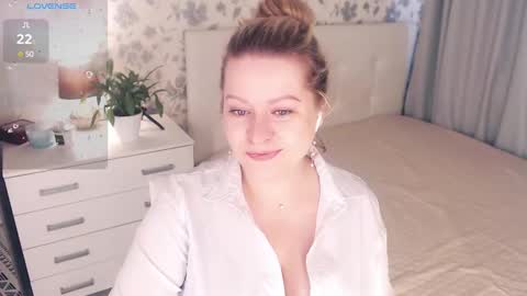 Snapshot of helenbonham chatting on February 25, 2025, 6:14 am Helena Bonham online show from February 25, 2025, 6:14 am