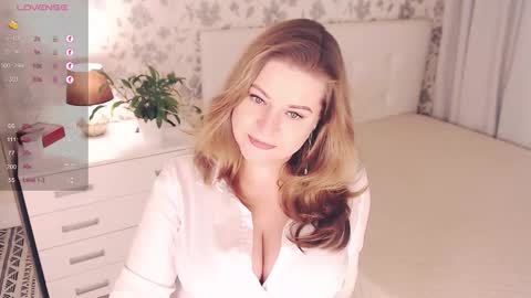 Snapshot of helenbonham chatting on October 4, 2025, 10:52 pm Helena Bonham online show from October 4, 2025, 10:52 pm