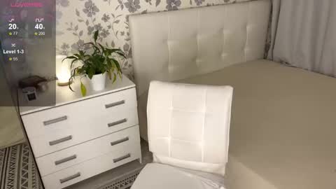 Snapshot of helenbonham chatting on November 14, 2025, 7:34 pm Helena Bonham online show from November 14, 2025, 7:34 pm