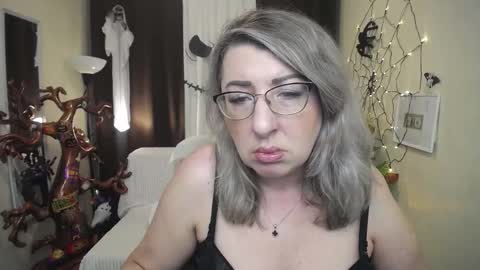 helenenigma online show from October 11, 2025, 6:28 pm