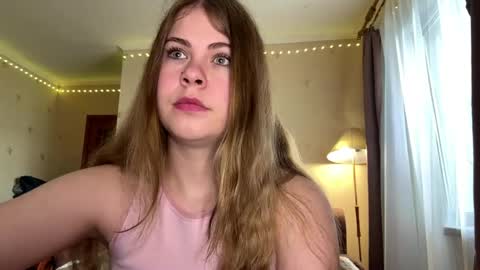 Chloe online show from May 20, 2026, 8:42 am
