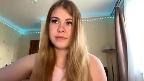 Chloe online show from May 31, 2026, 12:34 pm