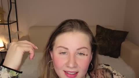 Helen online show from November 22, 2025, 1:59 am