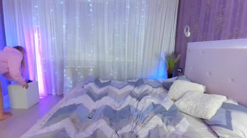 Helen online show from February 4, 2025, 3:22 am