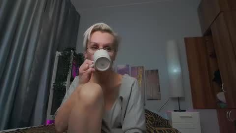 Helga online show from February 27, 2025, 2:21 am