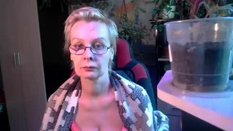 Snapshot of helgahimmele chatting on May 18, 2026, 6:30 am Helga online show from May 18, 2026, 6:30 am