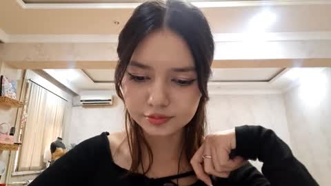 Snapshot of helgakraszewski chatting on October 31, 2025, 10:27 am Alice online show from October 31, 2025, 10:27 am