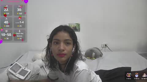 Helia Transfem and Amy online show from January 10, 2025, 2:34 pm
