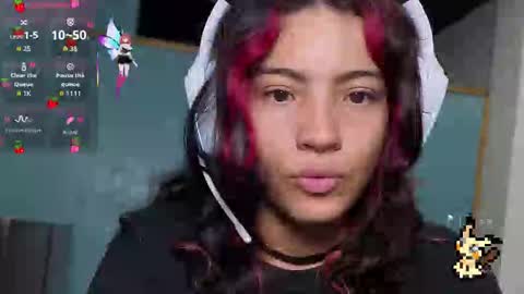 Helia Transfem and Amy online show from September 23, 2025, 1:03 pm