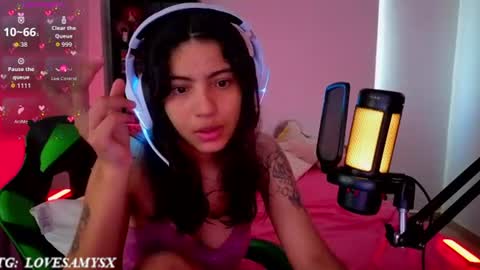 Helia Transfem and Amy online show from June 9, 2026, 2:39 pm