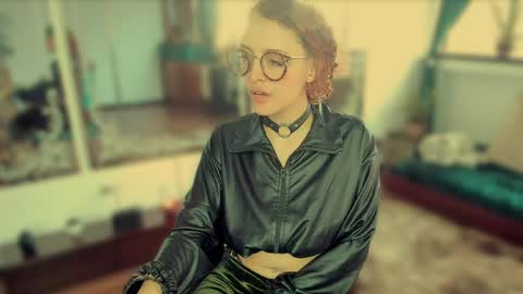 Heliconia online show from April 19, 2026, 10:45 pm