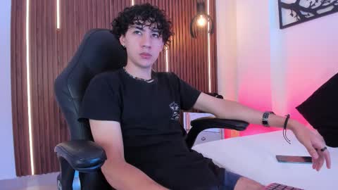 helios_obscuro online show from October 13, 2025, 12:49 pm