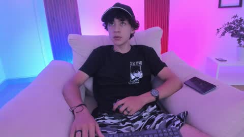 helios_obscuro online show from October 24, 2025, 4:42 am