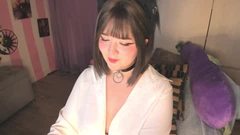 Laura online show from September 12, 2025, 3:06 am