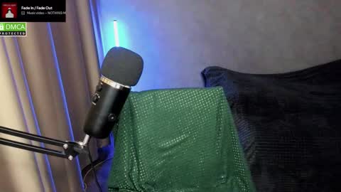 Snapshot of hell_hotline chatting on November 23, 2025, 6:08 pm Red online show from November 23, 2025, 6:08 pm