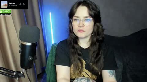 Snapshot of hell_hotline chatting on December 22, 2025, 6:49 pm Red online show from December 22, 2025, 6:49 pm