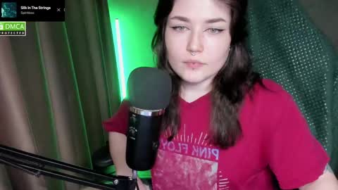 Red online show from June 7, 2026, 8:56 pm