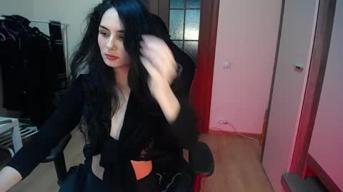 Helen online show from May 18, 2026, 7:09 pm