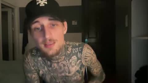 Snapshot of hellacozy chatting on October 24, 2025, 7:43 pm hellacozy online show from October 24, 2025, 7:43 pm