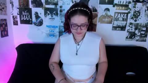 Snapshot of hellen21rose chatting on June 11, 2026, 4:43 am hellen online show from June 11, 2026, 4:43 am