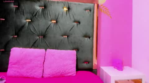 Hellen  online show from September 11, 2025, 11:32 am