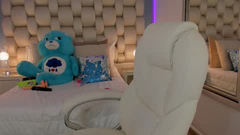 Snapshot of hellen_amazing chatting on December 27, 2024, 6:35 am hellen_amazing online show from December 27, 2024, 6:35 am