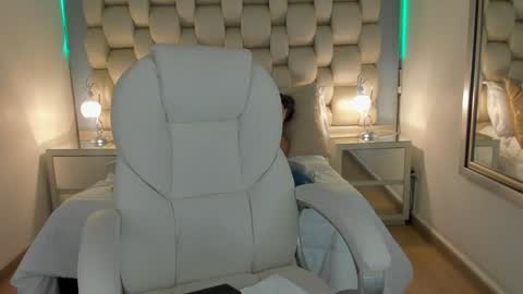 Snapshot of hellen_amazing chatting on January 23, 2025, 11:48 am hellen_amazing online show from January 23, 2025, 11:48 am