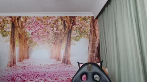 Hellen online show from January 22, 2025, 7:45 pm