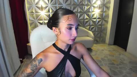 Hellen online show from June 3, 2026, 1:14 pm