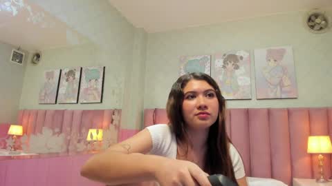 Snapshot of hellencute18_ chatting on April 11, 2026, 11:31 pm online show from April 11, 2026, 11:31 pm