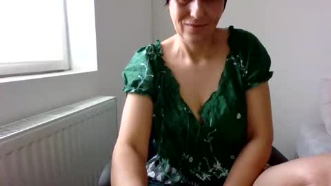 Snapshot of hellenella chatting on November 3, 2025, 6:47 am Hellen online show from November 3, 2025, 6:47 am