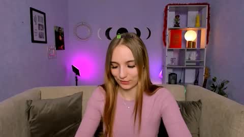 Helli online show from March 16, 2026, 8:13 pm