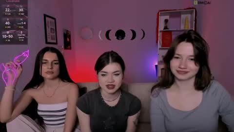 Snapshot of helli_belli chatting on May 10, 2026, 7:19 pm Helli online show from May 10, 2026, 7:19 pm