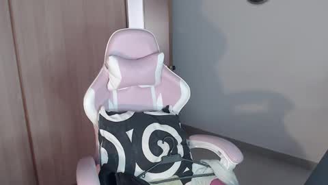 Snapshot of hello_demonkitty chatting on September 16, 2025, 5:36 pm SIMONA online show from September 16, 2025, 5:36 pm