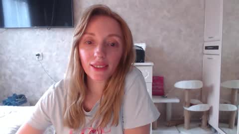 Snapshot of hellokittykaty chatting on May 14, 2026, 6:31 am Victory online show from May 14, 2026, 6:31 am