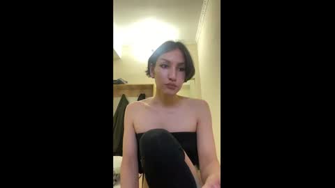 Snapshot of hencamx chatting on February 25, 2025, 12:34 pm Eva online show from February 25, 2025, 12:34 pm