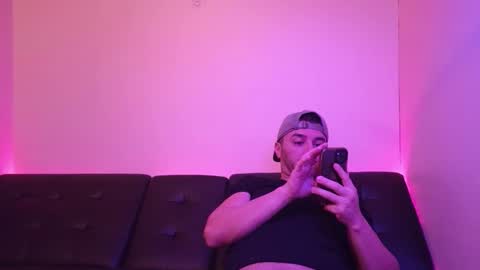 HENNIDRIP online show from January 13, 2026, 5:35 am