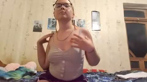 Leila online show from July 28, 2026, 8:52 pm