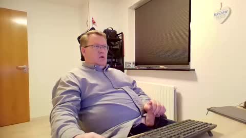 Snapshot of henrikrp1971 chatting on February 4, 2025, 10:13 pm henrikrp1971 online show from February 4, 2025, 10:13 pm