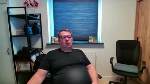 Snapshot of henrikrp1971 chatting on February 21, 2026, 11:00 am henrikrp1971 online show from February 21, 2026, 11:00 am