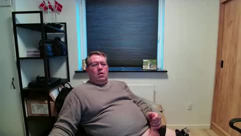 Snapshot of henrikrp1971 chatting on February 25, 2026, 3:21 pm henrikrp1971 online show from February 25, 2026, 3:21 pm