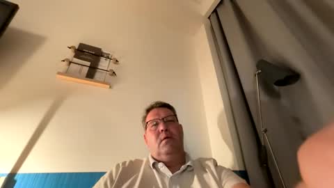 Snapshot of henrikrp1971 chatting on April 2, 2026, 11:02 pm henrikrp1971 online show from April 2, 2026, 11:02 pm