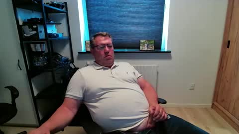 Snapshot of henrikrp1971 chatting on June 7, 2026, 1:26 pm henrikrp1971 online show from June 7, 2026, 1:26 pm