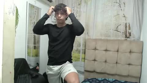 Snapshot of henry_gandy chatting on September 22, 2025, 9:06 pm HENRY GANDY online show from September 22, 2025, 9:06 pm