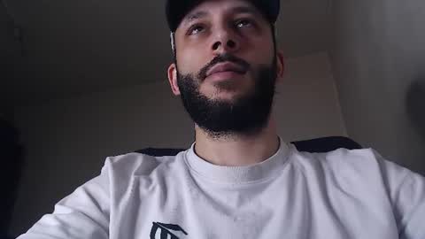 Snapshot of henryaxe chatting on June 19, 2026, 1:15 pm HenryAxe online show from June 19, 2026, 1:15 pm