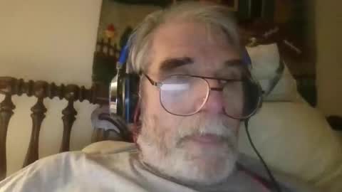 Snapshot of henrybond1979 chatting on May 28, 2026, 7:33 pm henrybond1979 online show from May 28, 2026, 7:33 pm